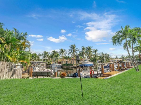 301 E Mcnab Road 103, Pompano Beach FL 33060