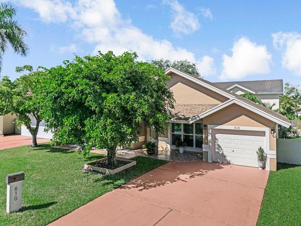 610 NW 207th Avenue, Pembroke Pines FL 33029