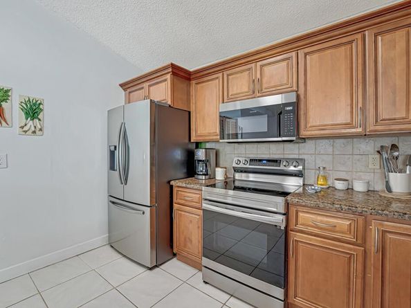 610 NW 207th Avenue, Pembroke Pines FL 33029