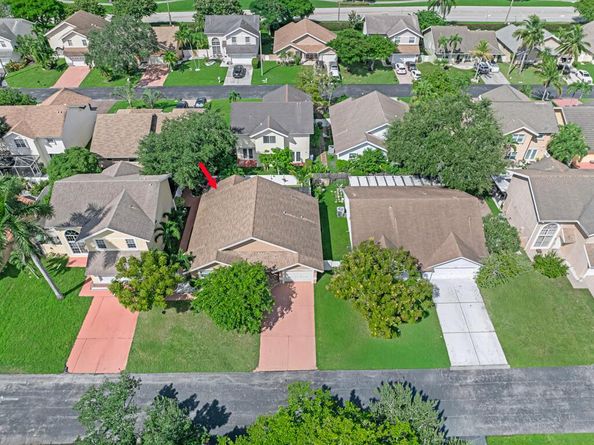 610 NW 207th Avenue, Pembroke Pines FL 33029