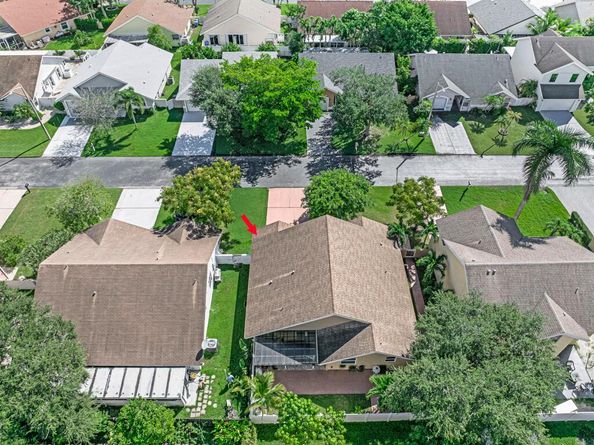 610 NW 207th Avenue, Pembroke Pines FL 33029