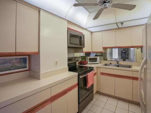 176 Helios Drive 102, Jupiter FL 33477