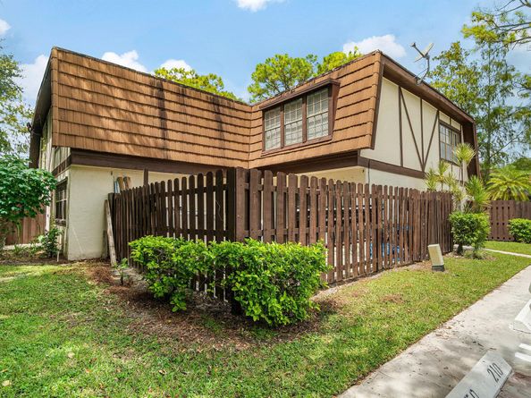 134 Weybridge Circle B, Royal Palm Beach FL 33411