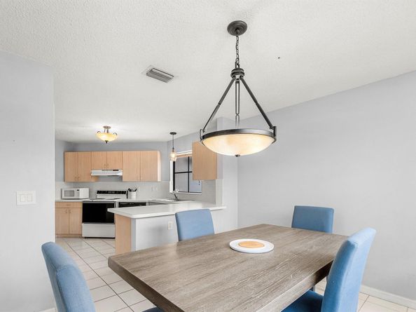 134 Weybridge Circle B, Royal Palm Beach FL 33411