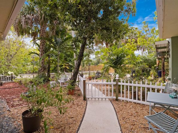 2091 SW 30th Ter, Fort Lauderdale FL 33312