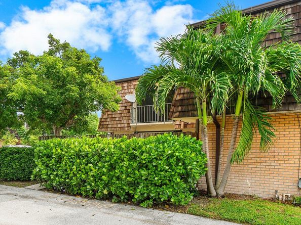 76 Lake Arbor Drive, Palm Springs FL 33461