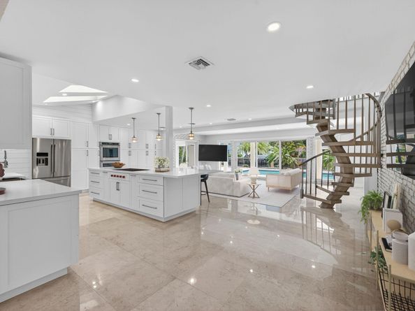 990 SE 7th Ave, Pompano Beach FL 33060