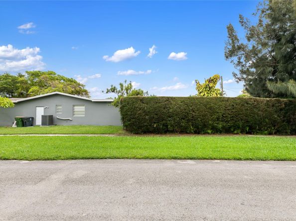 400 NE 143th, North Miami FL 33161