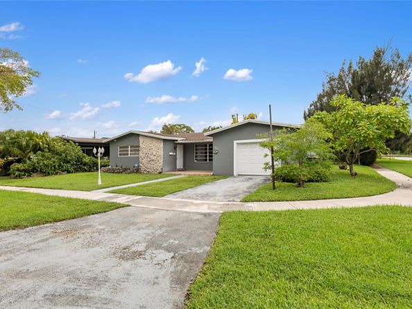 400 NE 143th, North Miami FL 33161