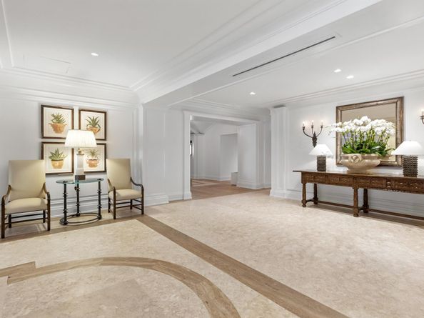 150 Bradley Place 112, Palm Beach FL 33480