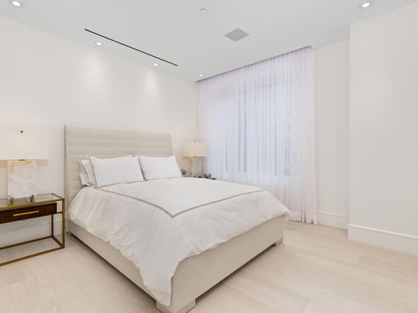 150 Bradley Place 112, Palm Beach FL 33480