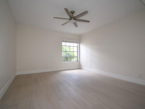 2220 NE 68th St 1007, Fort Lauderdale FL 33308
