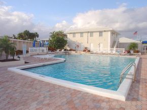 2220 NE 68th St 1007, Fort Lauderdale FL 33308