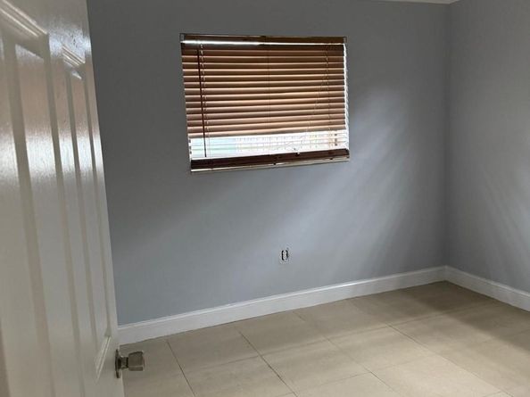 2401 Largo Dr, Miramar FL 33023