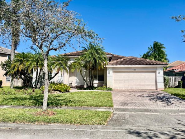16775 NW 8th St, Pembroke Pines FL 33028