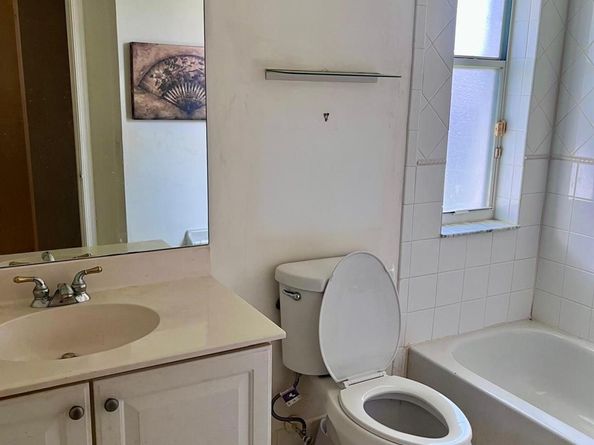 16775 NW 8th St, Pembroke Pines FL 33028