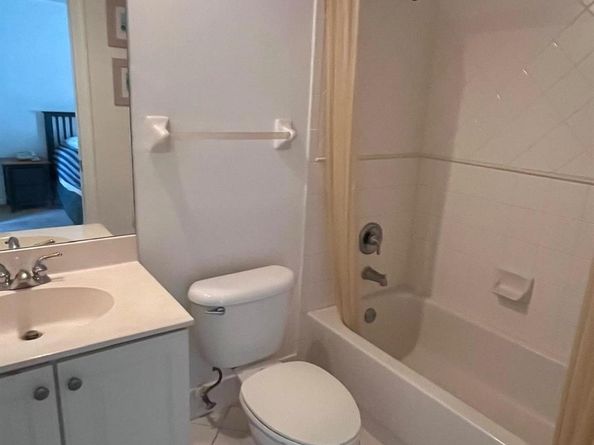 16775 NW 8th St, Pembroke Pines FL 33028