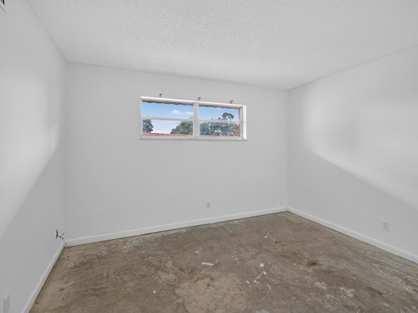 681 S Hollybrook Drive 302, Pembroke Pines FL 33025