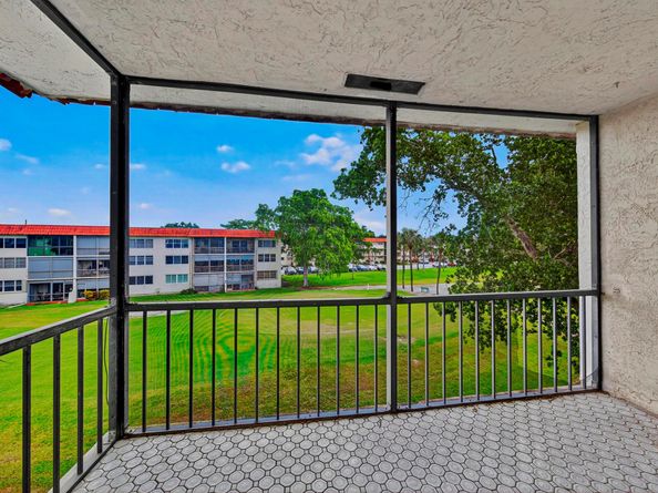 681 S Hollybrook Drive 302, Pembroke Pines FL 33025