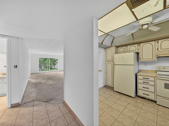 681 S Hollybrook Drive 302, Pembroke Pines FL 33025