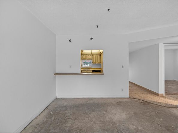 681 S Hollybrook Drive 302, Pembroke Pines FL 33025