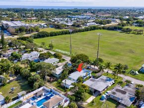 325 E Decarie Street, Delray Beach FL 33444