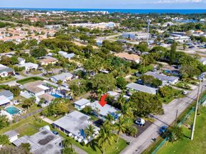 325 E Decarie Street, Delray Beach FL 33444