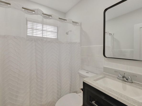 325 E Decarie Street, Delray Beach FL 33444