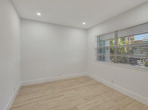 325 E Decarie Street, Delray Beach FL 33444