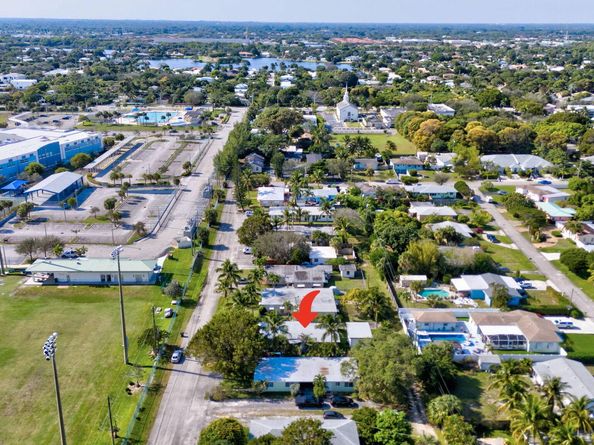325 E Decarie Street, Delray Beach FL 33444