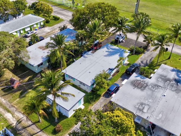 325 E Decarie Street, Delray Beach FL 33444