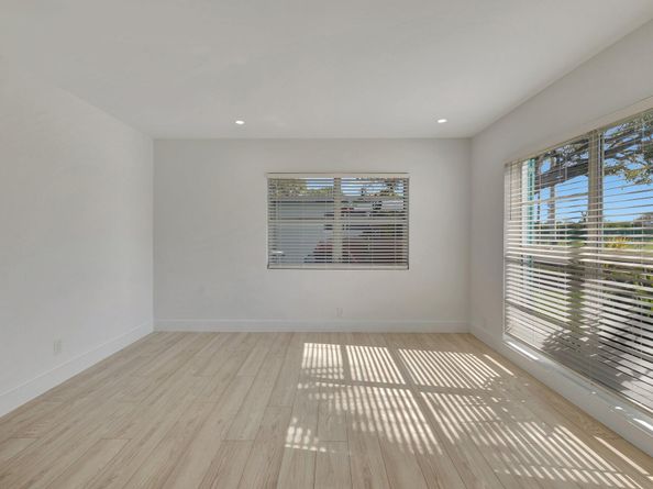 325 E Decarie Street, Delray Beach FL 33444