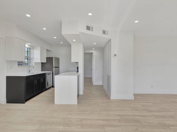 325 E Decarie Street, Delray Beach FL 33444