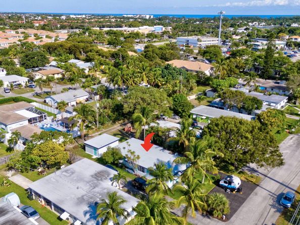 325 E Decarie Street, Delray Beach FL 33444
