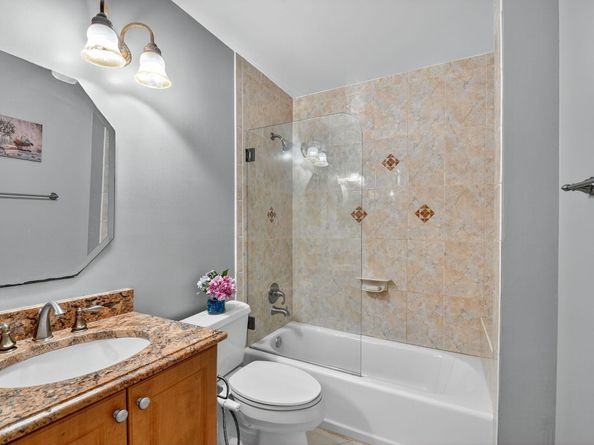 801 Harbour Pointe Way, Greenacres FL 33413