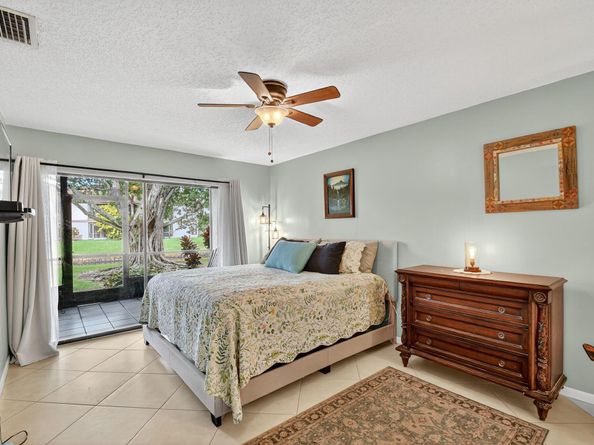 801 Harbour Pointe Way, Greenacres FL 33413