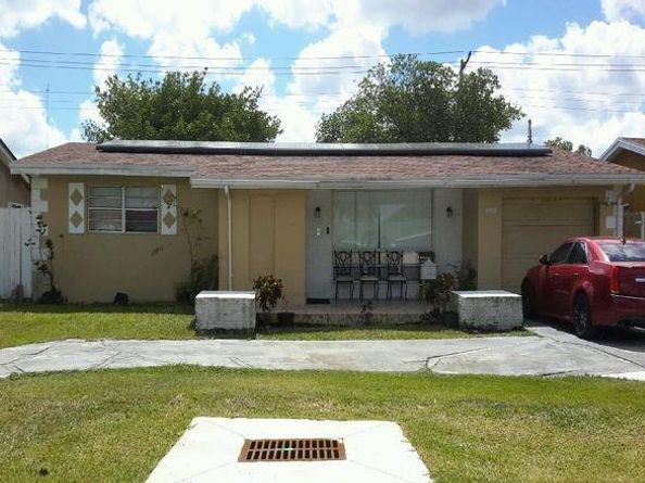 6632 Emerald Lake Dr, Miramar FL 33023