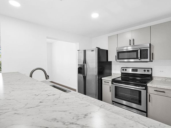 533 NE 3rd Ave 230, Fort Lauderdale FL 33301
