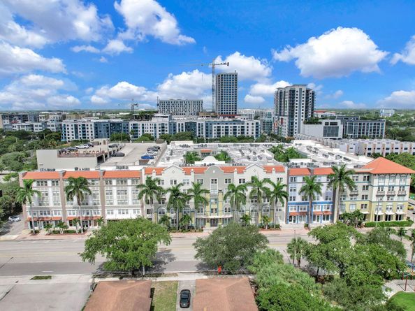 533 NE 3rd Ave 230, Fort Lauderdale FL 33301