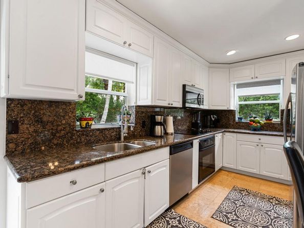 2808 NE 22nd St, Fort Lauderdale FL 33305