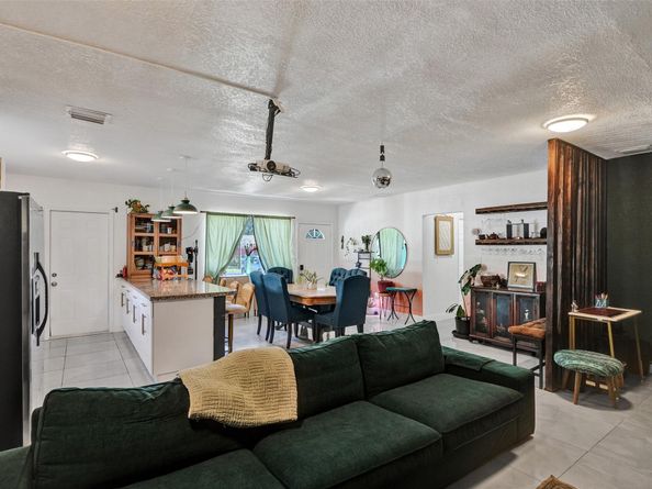 220 NE 165th St, Miami FL 33162