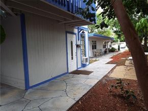 898 NE 39th St, Oakland Park FL 33334