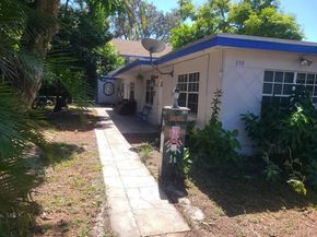 898 NE 39th St, Oakland Park FL 33334