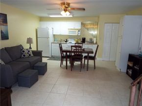898 NE 39th St, Oakland Park FL 33334