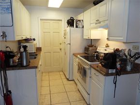 898 NE 39th St, Oakland Park FL 33334