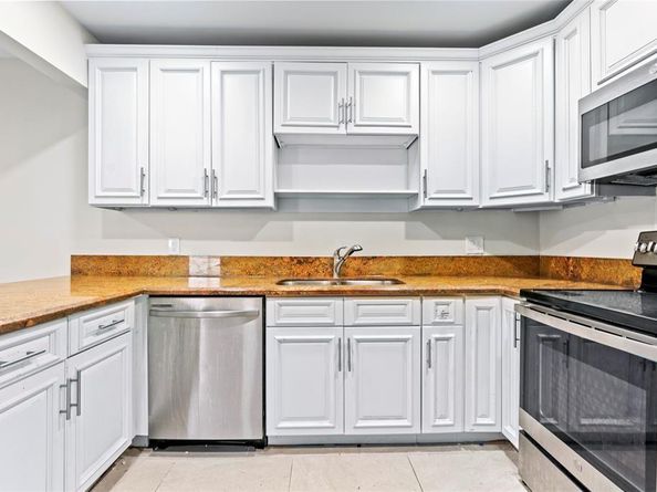 10620 NW 37th St, Coral Springs FL 33065