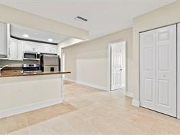 10620 NW 37th St, Coral Springs FL 33065