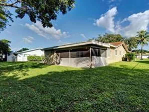 10620 NW 37th St, Coral Springs FL 33065