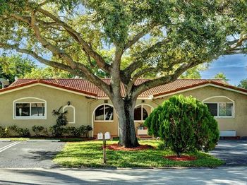 10620 NW 37th St