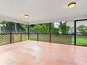10620 NW 37th St, Coral Springs FL 33065